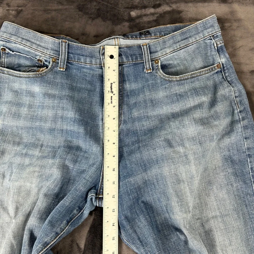 Lucky Brand 221 Straight Jeans Mens 38x30 Blue Medium Wash Denim 3271